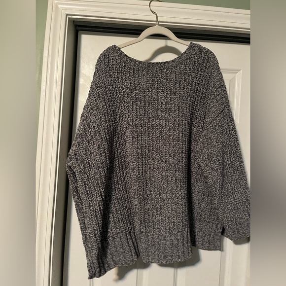 American eagle Large sweater! Only worn twice - Picture 1 of 3